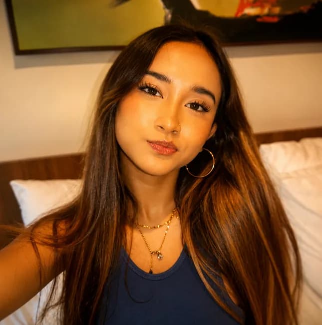 Yourtinytinaa photo 2